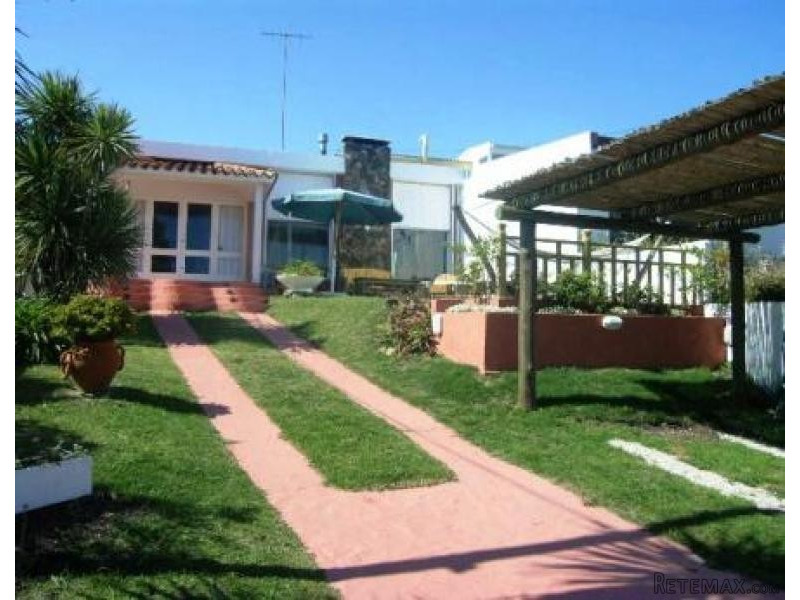 2 Bedroom House - For Rent -..