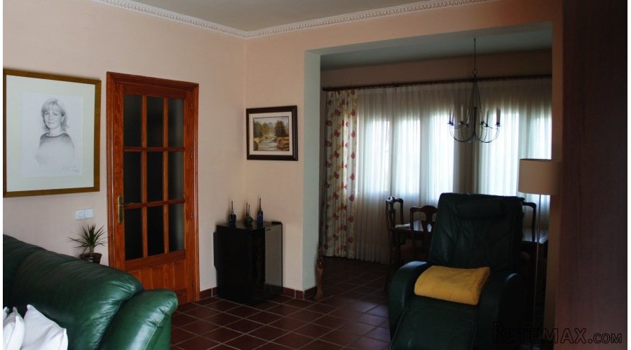 One level villa with 4 bedrooms, 2 bath, 1 large kitchen..