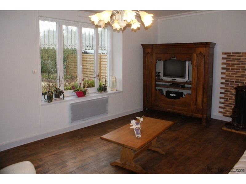 Charming 3 Bedroom Cottage - 2