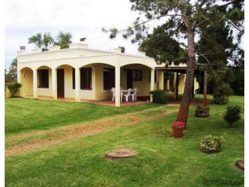 3 Bedroom House - For Rent - El Tesoro