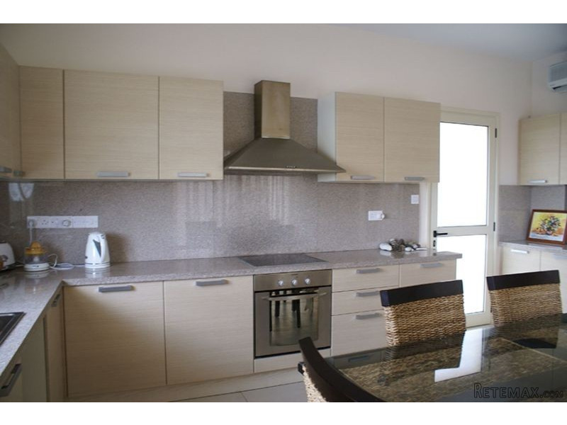 Luxury villa in Ayios Tychonas - 2