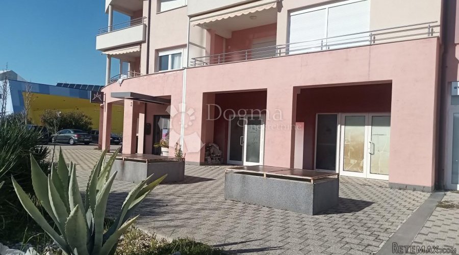 VODICE – POSLOVNI PROSTOR ZA AUTOMAT CLUB ILI DRUGE DJELATNO