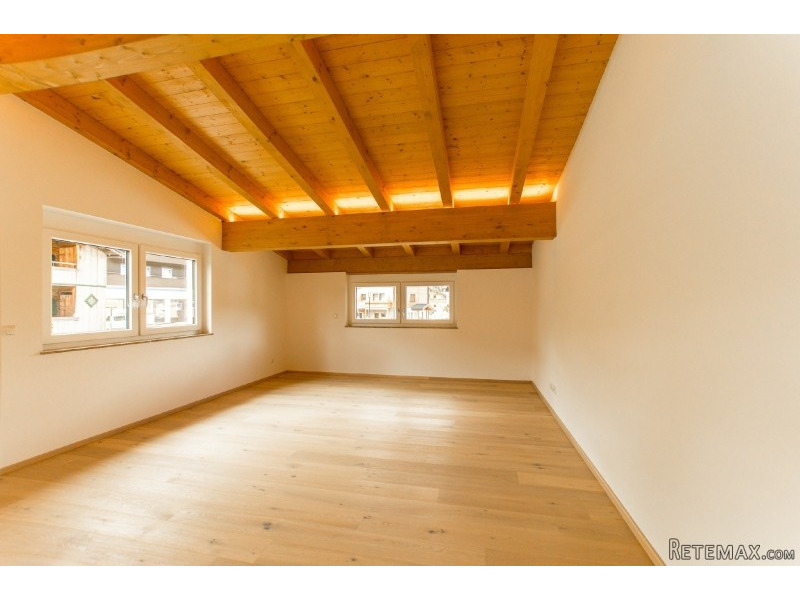 Touristic Rental Possible! - A Few.. - 2