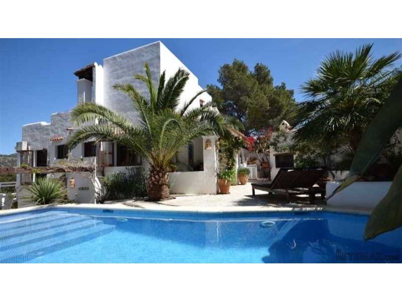 Charming apartment with private pool