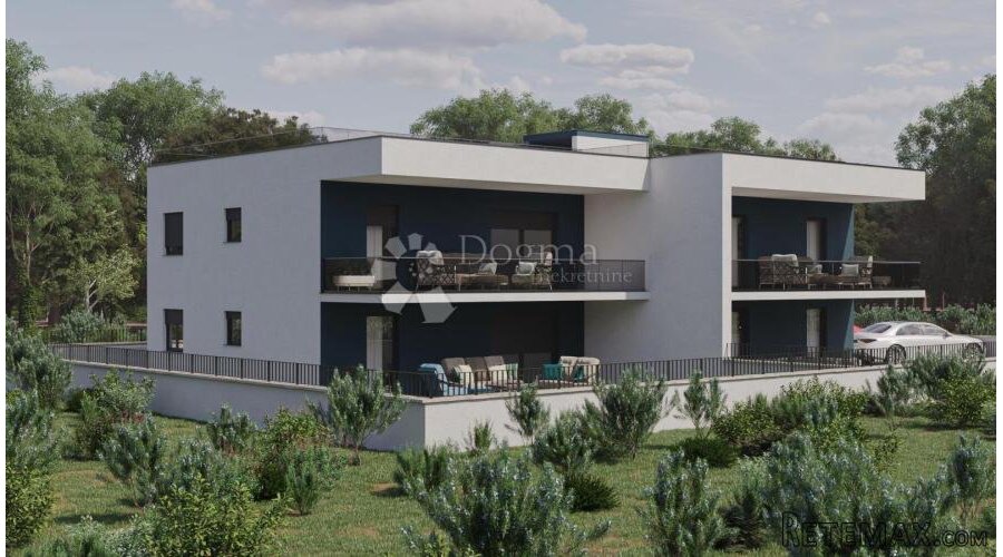 NOVIGRAD - Stan u prizemlju s vrtom