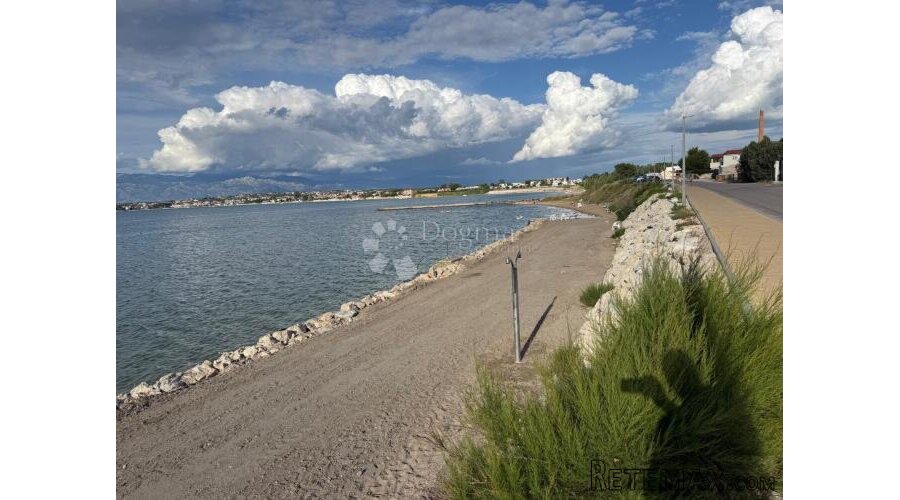 KUĆA PRVI RED DO MORA POTENCIJAL TURIZAM ILI RESTORAN - 3