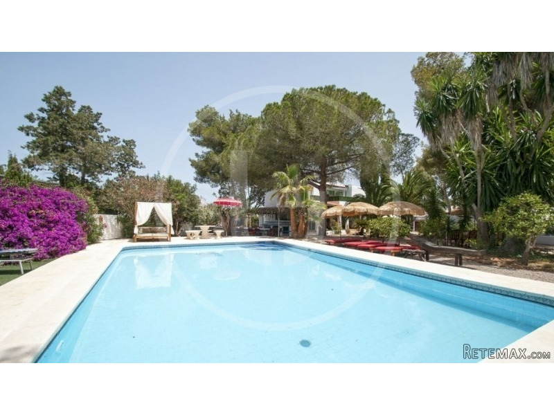 Modern Finca in Santa Eularia