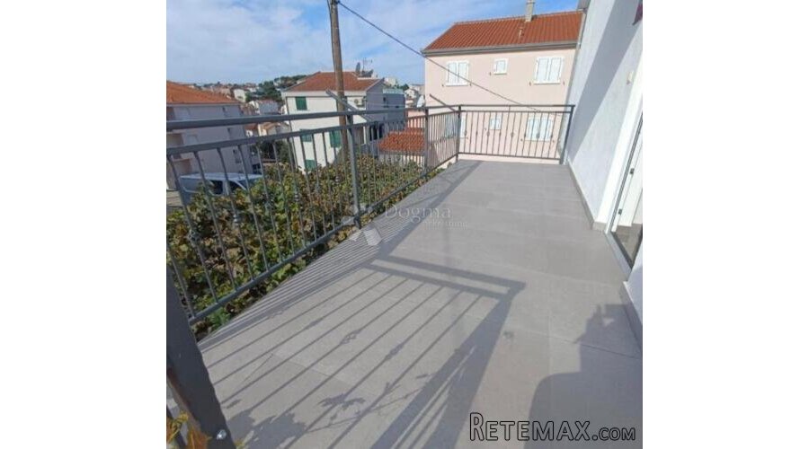 Dvojna kuća na 150m od mora, Okrug Gornji - 3