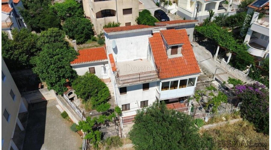 ČIOVO- KUĆA S VELIKOM OKUĆNICOM - 3
