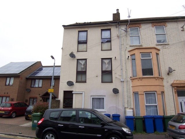 1 bedroom flat in SHEERNESS