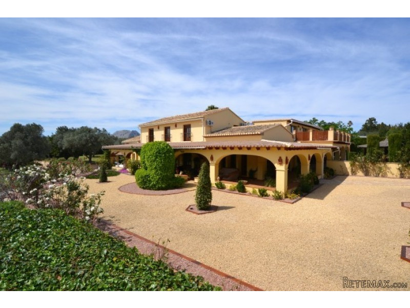 V1502 - A Unique 900㎡ Finca Style P..