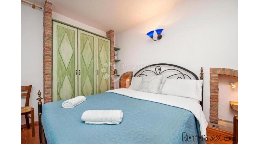 ROVINJ - KUĆA SA ŠEST APARTMANA U SRCU STAROG GRADA - 2