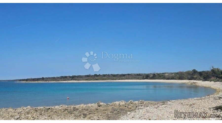Atraktivno poljoprivredno zemljište uz plažu – rijetko na tr