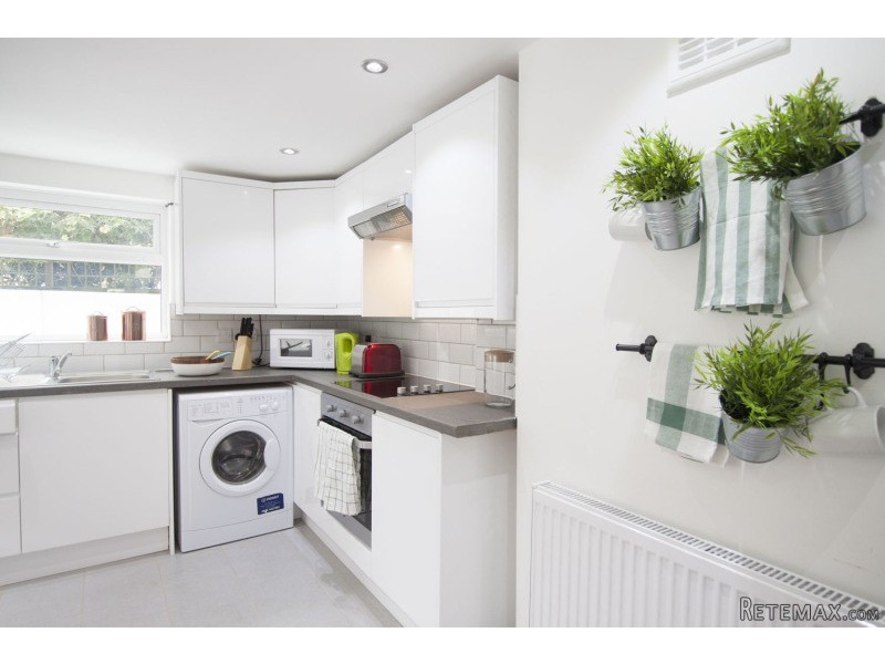 Single with double bed near Clapham.. - 2