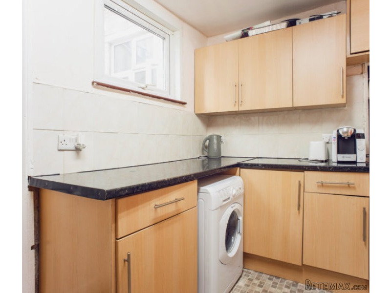 Single with double bed near Tottenham.. - 2