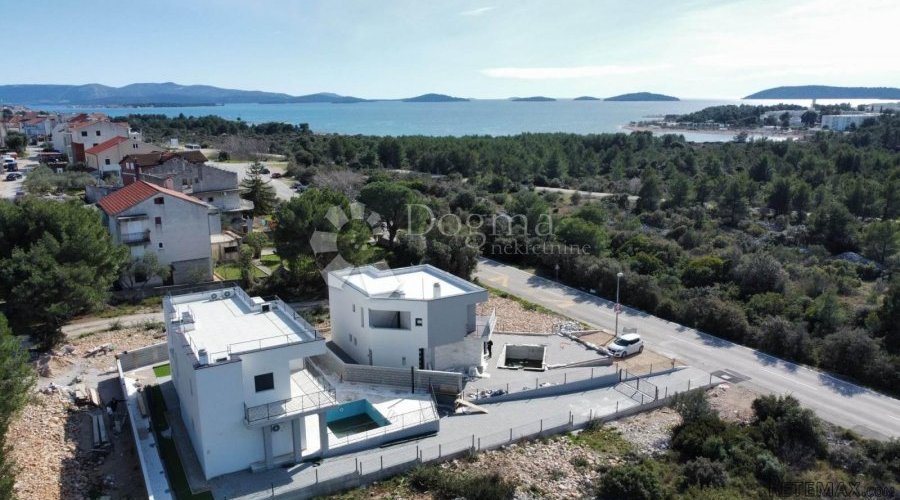 PODSOLARSKO (ŠIBENIK ) - PREDIVNA VILLA S POGLEDOM