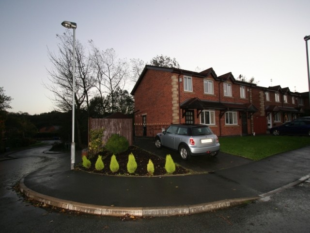 *** Stunning 3 Bed Semi In A Cul-De-Sac..