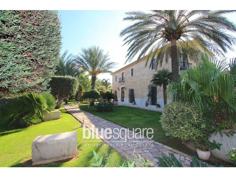 Exceptional "castle" with sea view