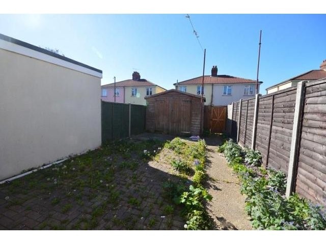2 bedroom Terraced House For Sale:.. - 2