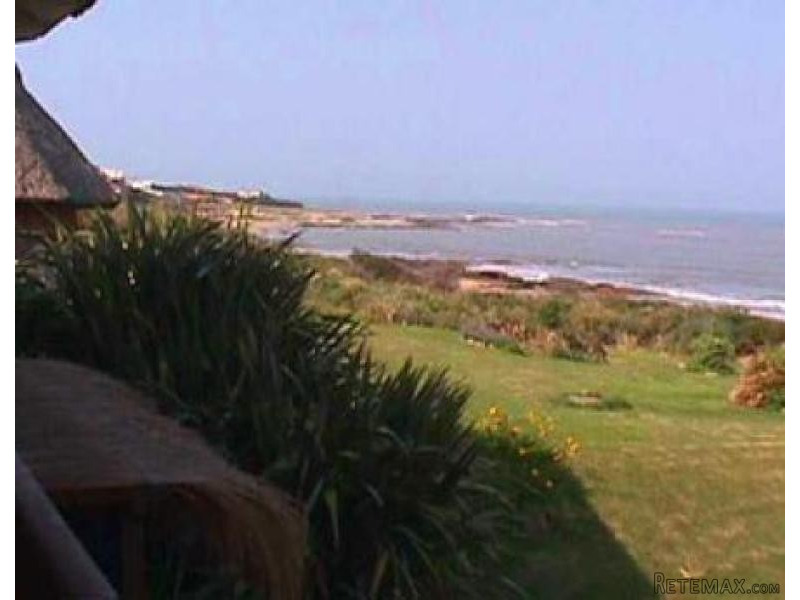 3 Bedroom House - For Rent - Jose.. - 2