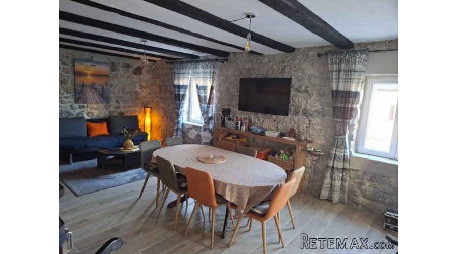 Kuća s konobom i dvorištem – Vrbovsko