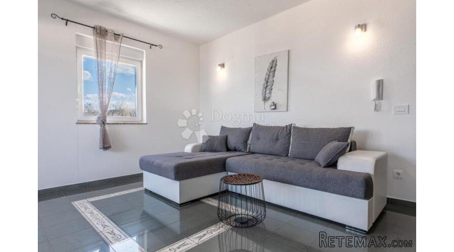 KLIMNO, apartman na samo 250m od mora