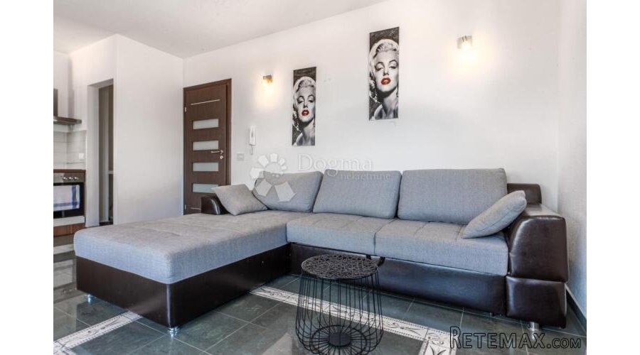 KLIMNO, apartman na samo 250m od mora