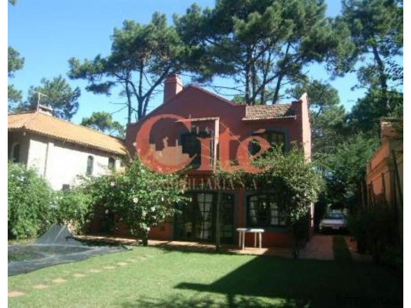 4 Bedroom House - For Rent -..