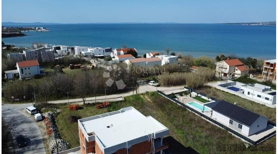 60m2-prizemlje,vrt,200m od mora