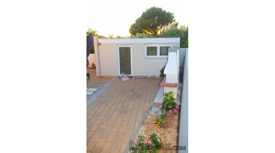 Villa sa bazenom Rab, Banjol - 500m2, okućnica 865m2 - 2