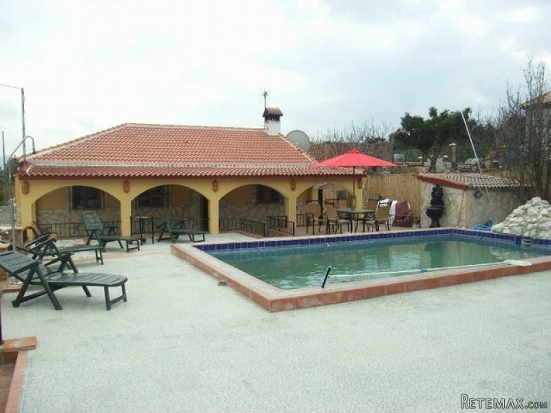 4 bedroom Villa
