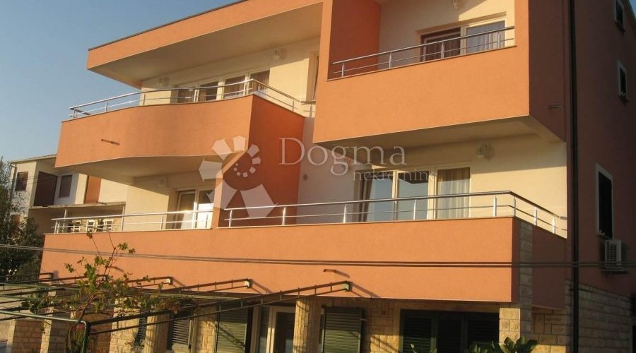TISNO STAN OD 175 m2 U PREKRASNOJ APARTMANSKOJ KUĆI NADOMAK - 3
