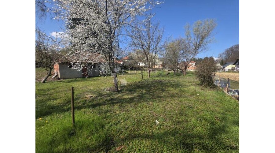 Građevinsko zemljište u centru Bedekovčine – 1.748 m², odlič