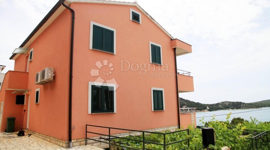 TISNO STAN OD 175 m2 U PREKRASNOJ APARTMANSKOJ KUĆI NADOMAK - 6