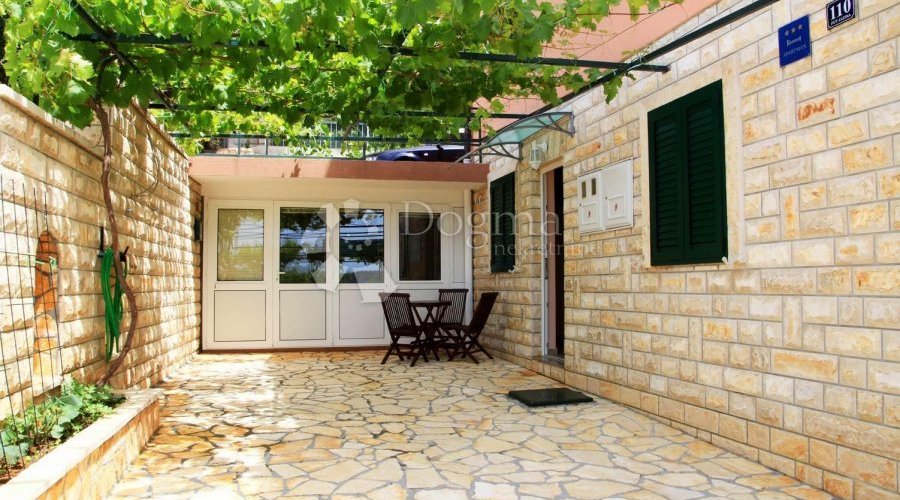 TISNO STAN OD 175 m2 U PREKRASNOJ APARTMANSKOJ KUĆI NADOMAK - 9