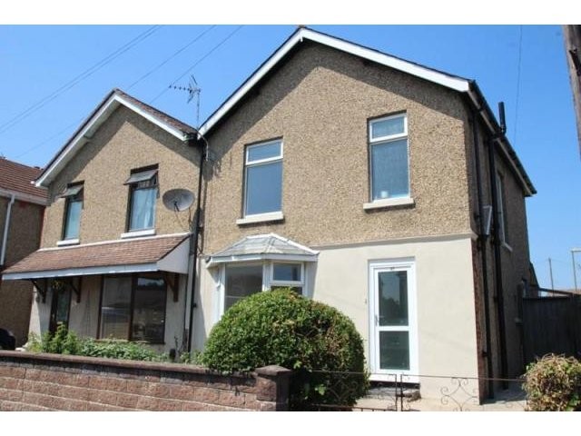 Unfurnished 3 bedroom Semi-Detached..