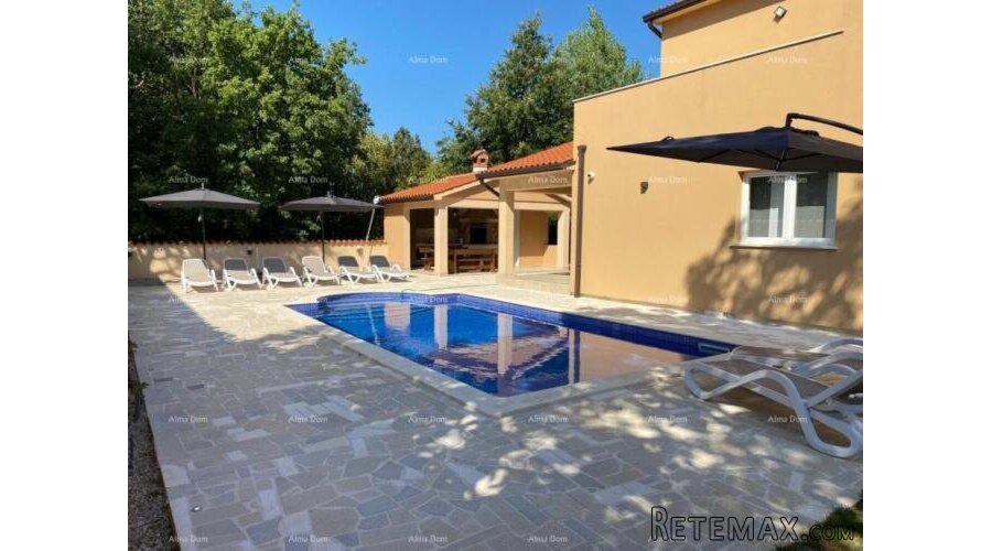 Prodaje se kuća, 200 m2, s bazenom, Raša