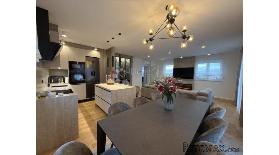 Penthouse Sesvete | 129 m2 | dizajnerski uređen - 2