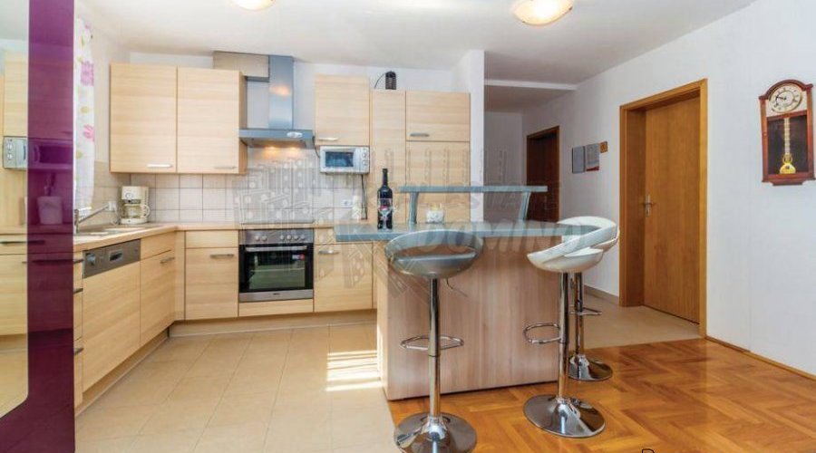 Apartman s 3 sobe i okućnicom! Uvala Soline! - 8