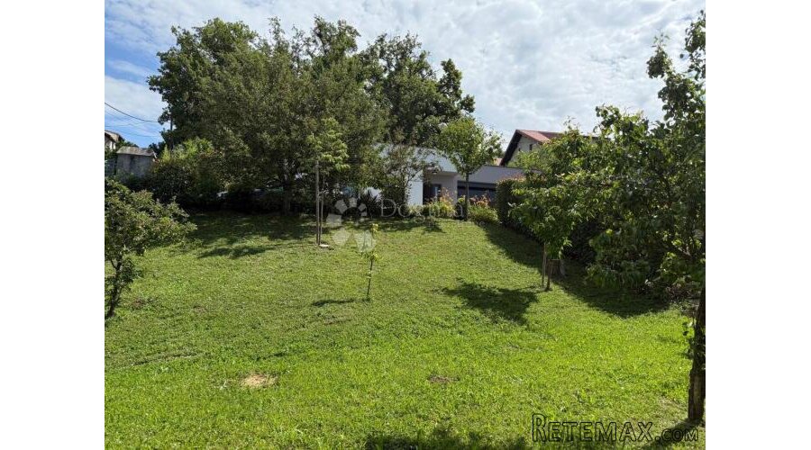 GORNJA DUBRAVA, KUĆA NKP 177 M2 S VELIKOM OKUĆNICOM