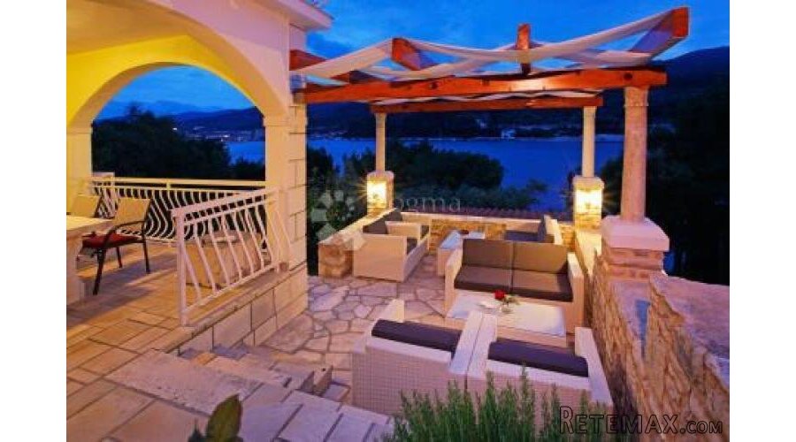 Mali obiteljski hotel, prvi red do mora, Vela Luka