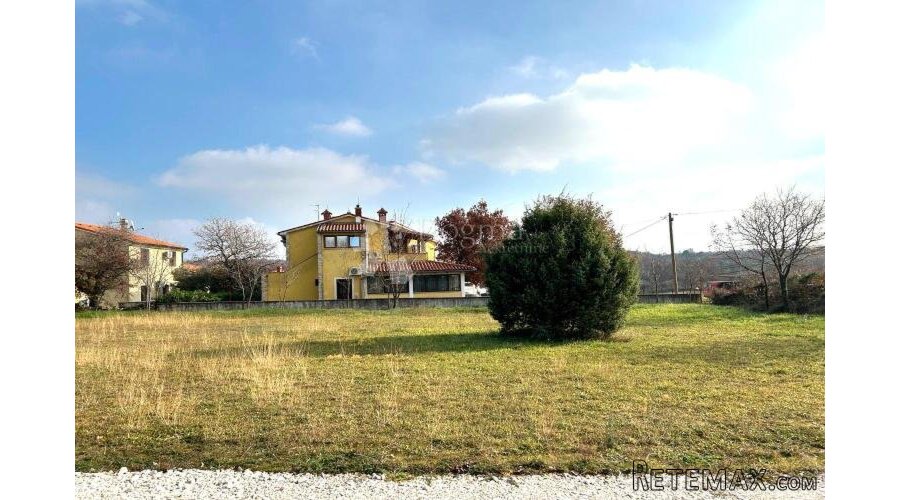 VODNJAN – lijepa parcela s dva pristupna puta
