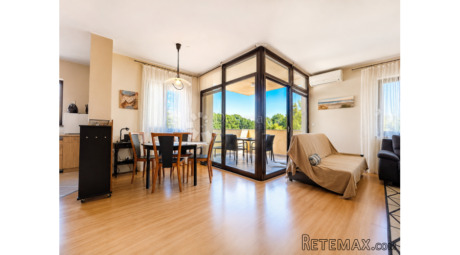 PRILIKA! Rovinj - stan 86m2 + terasa + parking