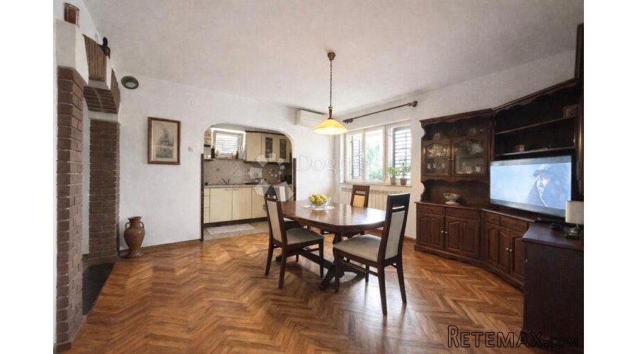 Stan Rovinj 94,75m2 sa vrtom, blizina mora i centra