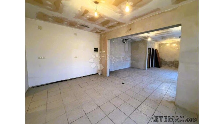 Prostor po vašoj mjeri - idealno za ured, salon ili manji fi