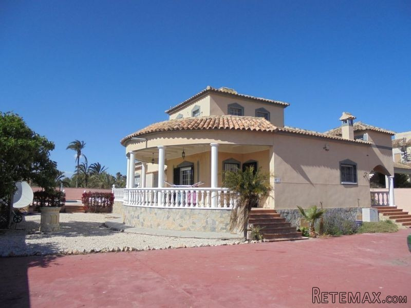 4 Bedrooms - Finca - Alicante - For Sale