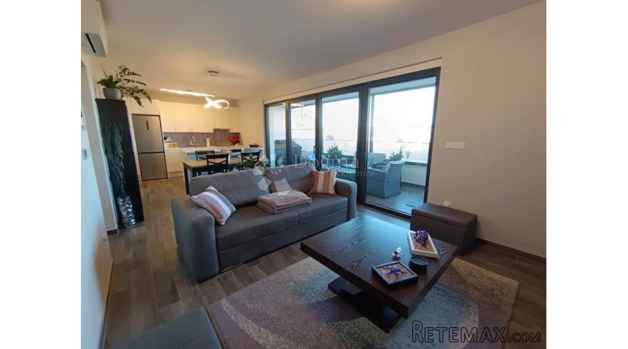 Odličan stan/apartman sa 19 m2 terase - Malinska