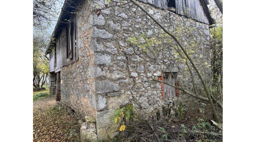 KUĆA I POMOĆNI OBJEKTI NA 10000M2 ZEMLJIŠTA POTOK I RIJEKA - 3