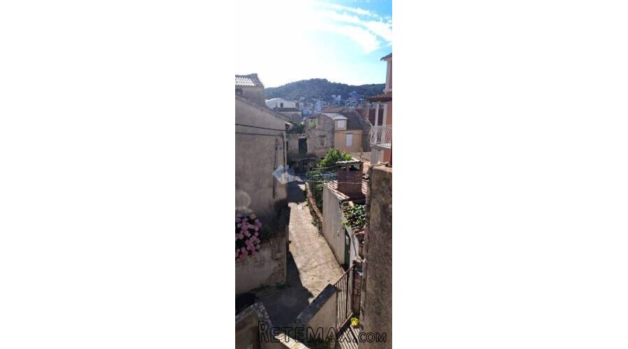 Vis - Centar, kamena kuća 228 m2 s okućnicom 200 m2 - 7