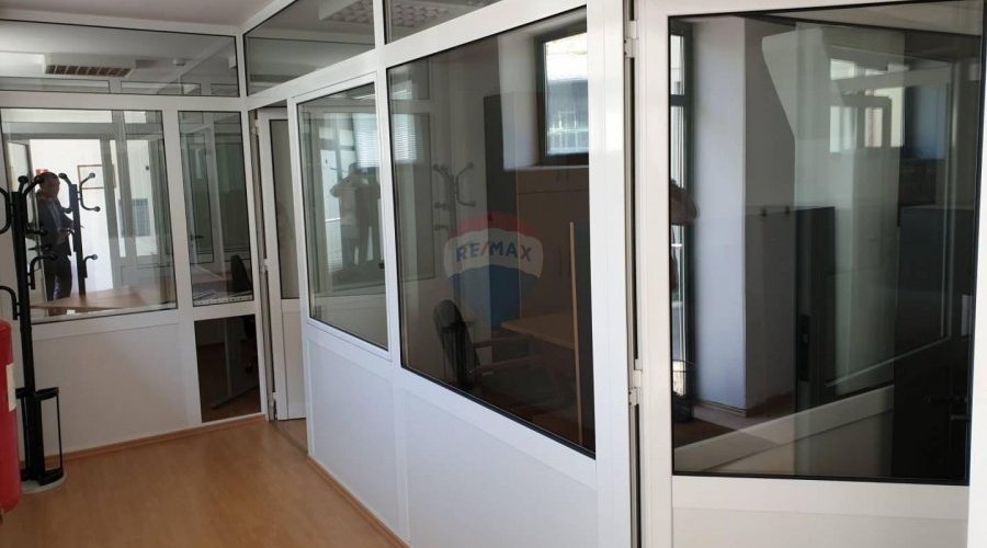 RIJEKA, CENTAR - ZAKUP UREDSKOG PROSTORA, 840 m2 - 4